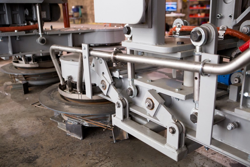 UTube Car Lid Lifter FabTec Industries, Inc